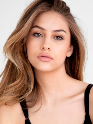 Виктория Базуа в роли Кейт